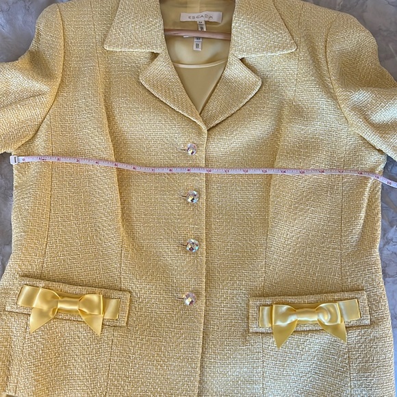 ESCADA 3 piece tweed jacket skirt & silk top 🥂 - Picture 10 of 16